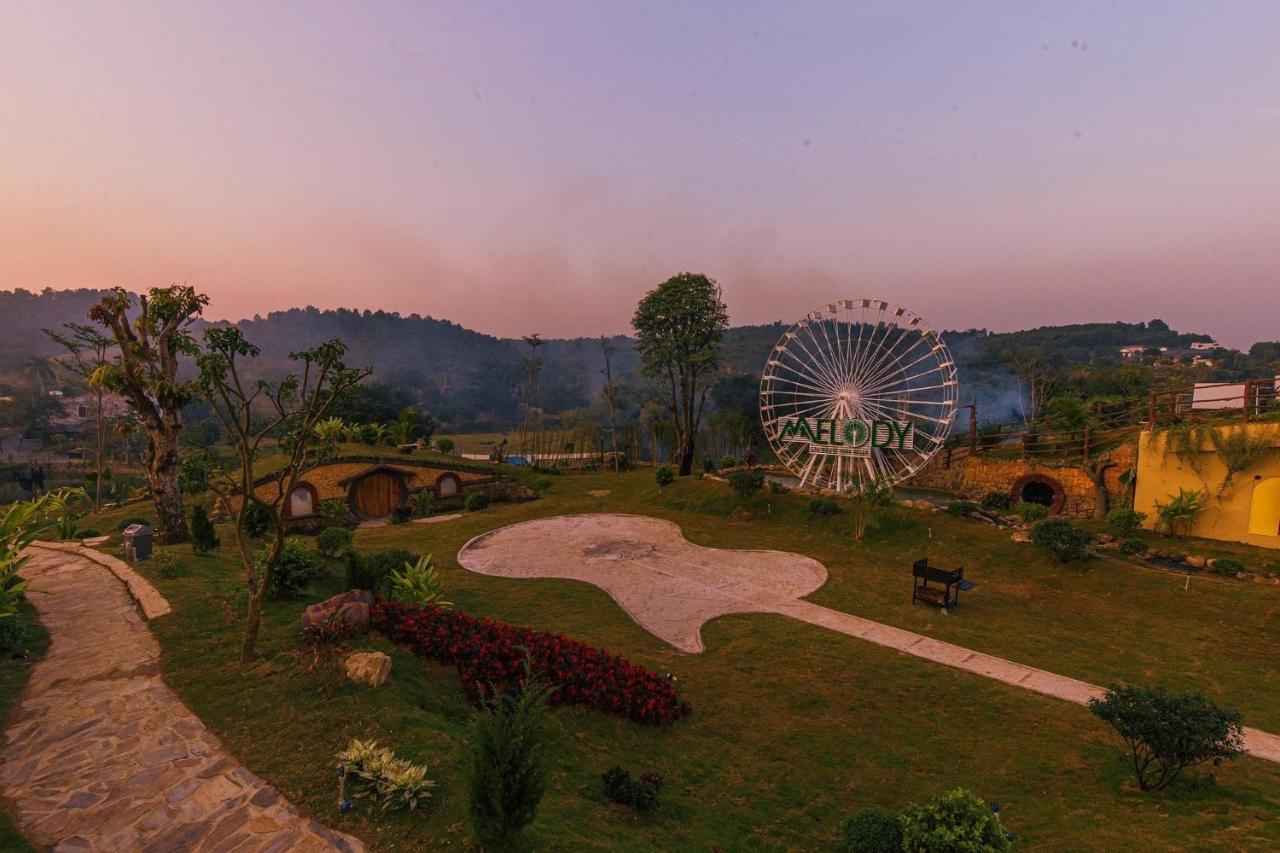 Melody Retreat - Venuestay Hòa Bình エクステリア 写真